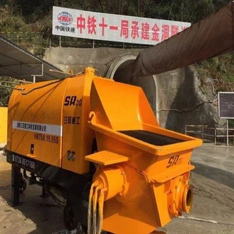 mașină cu pompă de turnat beton