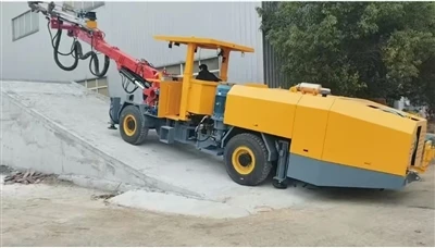 Test de urcare jumbo de forare a stâncii înainte de a ieși din fabrică